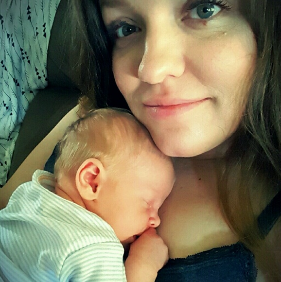 Meet your Posher, Laura - Picture 1 of 1